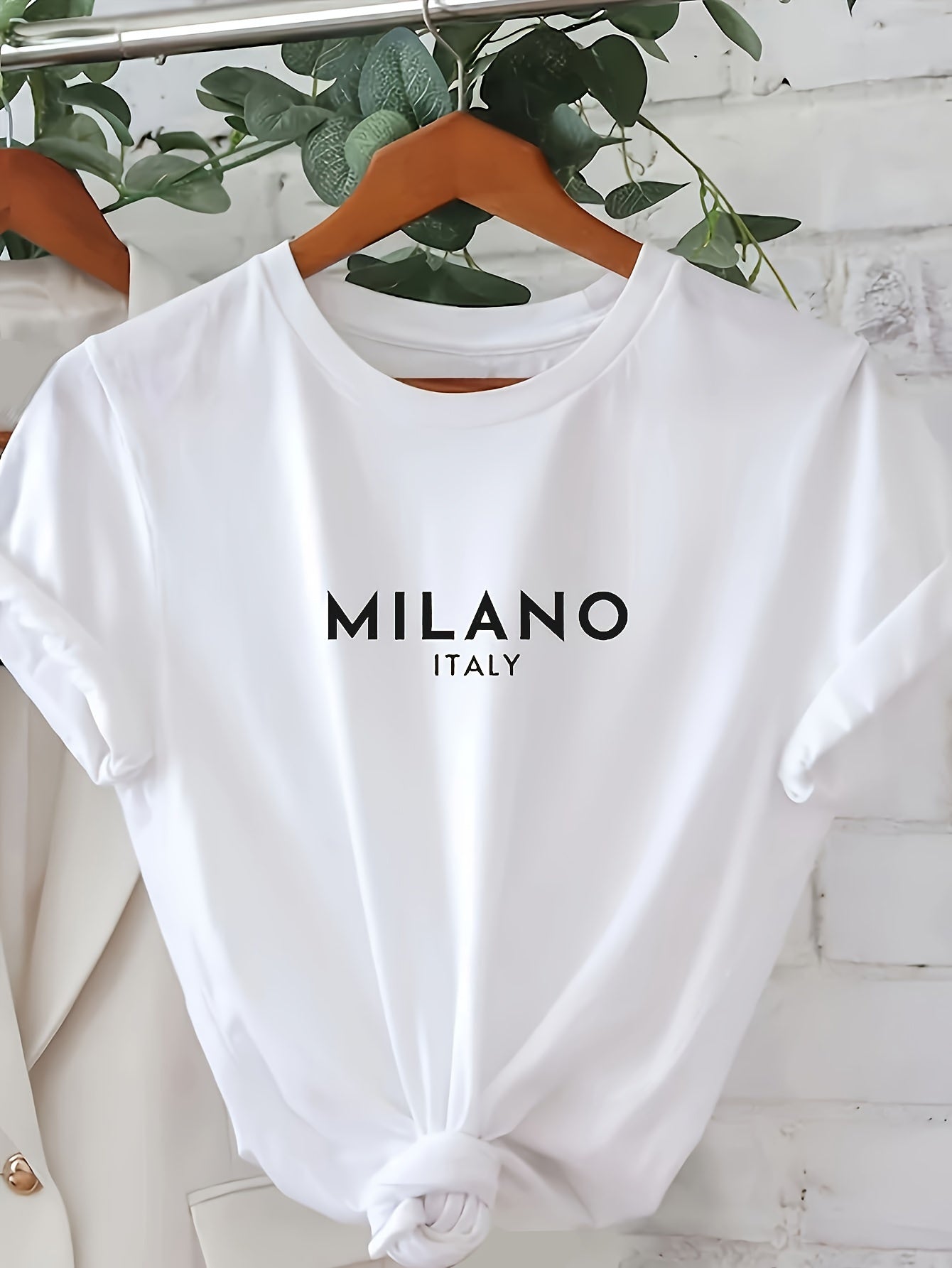 Casual, Stylish Milano Letter T-shirt