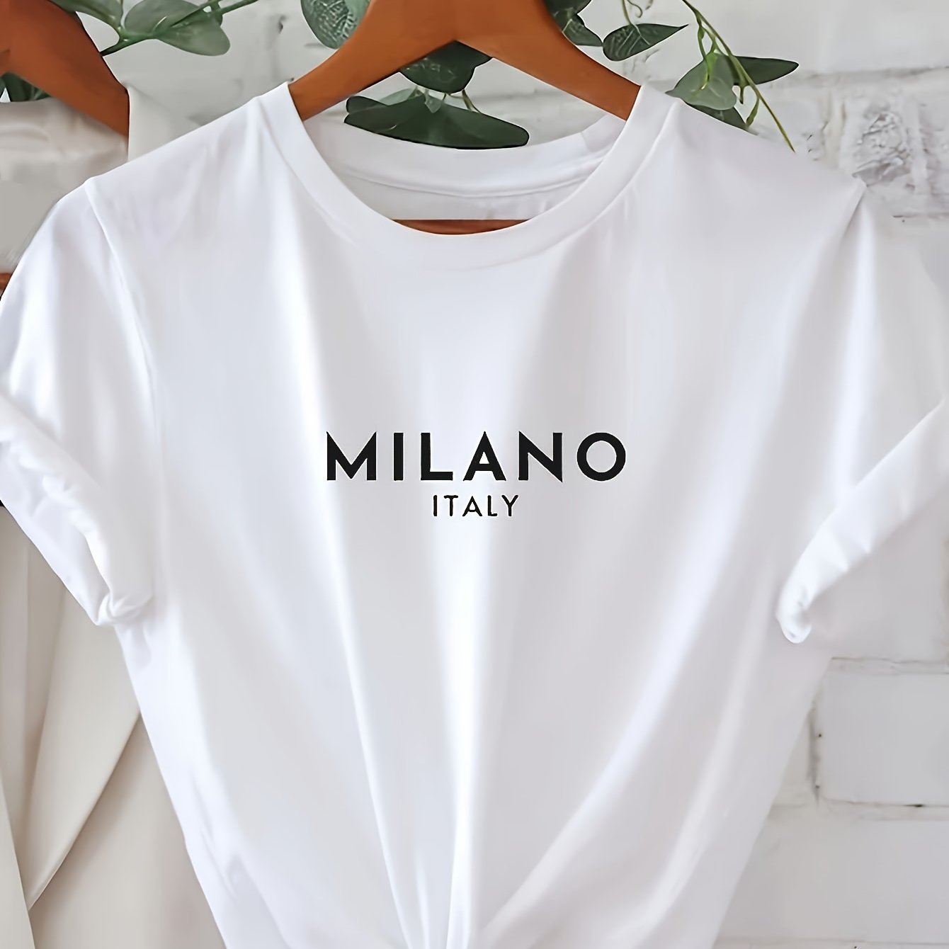 Casual, Stylish Milano Letter T-shirt